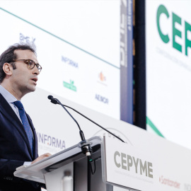 El ministro de Economía, Comercio y Empresa, Carlos Cuerpo, interviene durante la inauguración de la VIII edición de CEPYME500, en el Palacio de la Bolsa de Madrid.