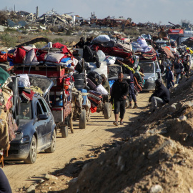 El pueblo palestino regresa a sus hogares en el norte de Gaza en medio del alto el fuego entre Israel y Hamás, a 27 de enero de 2025.