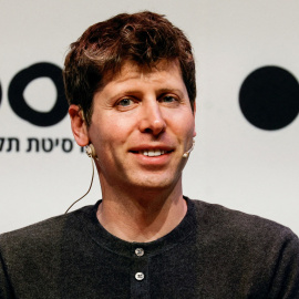 Sam Altman, consejero delegado de OpenAI, creadora de ChatGPT, en una charla en la Universidad de Tel Aviv.