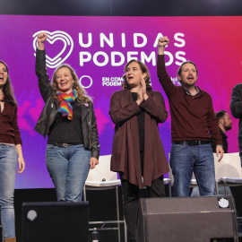 Irene Montero, Vicky Rosell, Ada Colau, Pablo Iglesias y Juantxo López de Uralde durante un mítin de fin de campaña de Unidas Podemos en la Feria de Madrid (IFEMA).