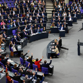 Votación del proyecto de ley contra los migrantes en el Parlamento alemán.