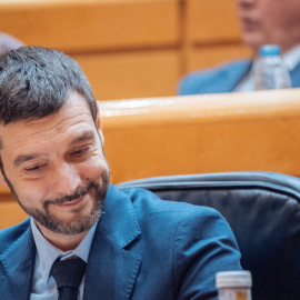 El ministro de Derechos Sociales, Consumo y Agenda 2030, Pablo Bustinduy, durante una sesión de control al Gobierno en el Senado, a 11 de febrero de 2025.