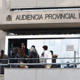 (Foto de ARCHIVO)Luis Medina sale de la Audiencia Provincial de Madrid tras la primera jornada del juicio por el Caso Mascarillas, el 11 de febrero.Antonio Gutiérrez / Europa Press