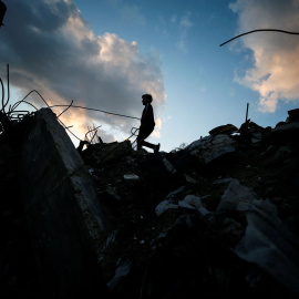 Edificios destruidos en Jabalia, al norte de Gaza. Mahmoud Issa (Reuters)