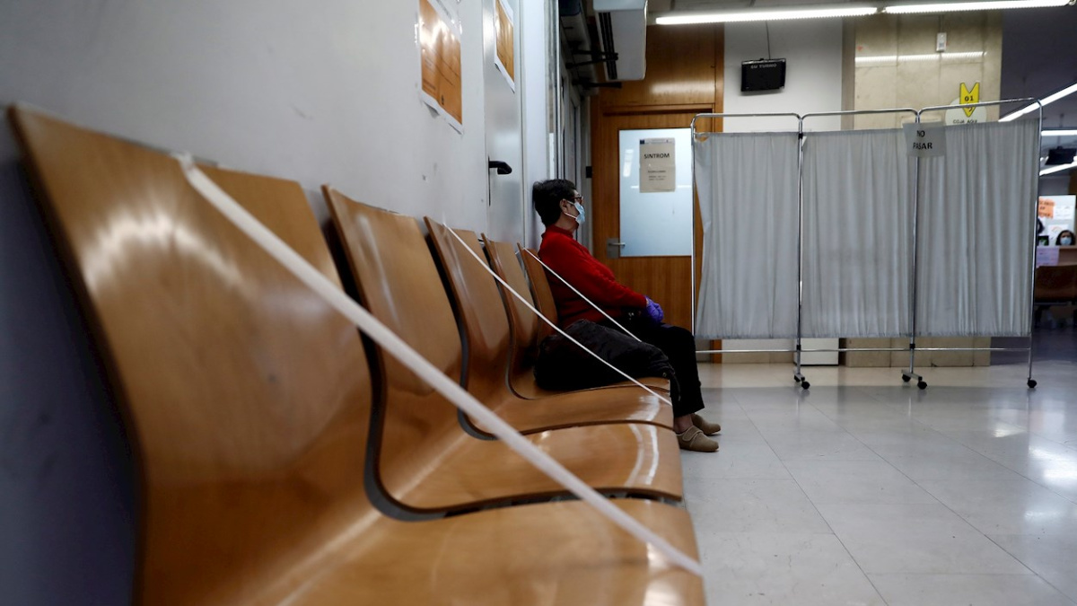 La cifra diaria de fallecidos cae a 288, primera vez que se baja de las ...