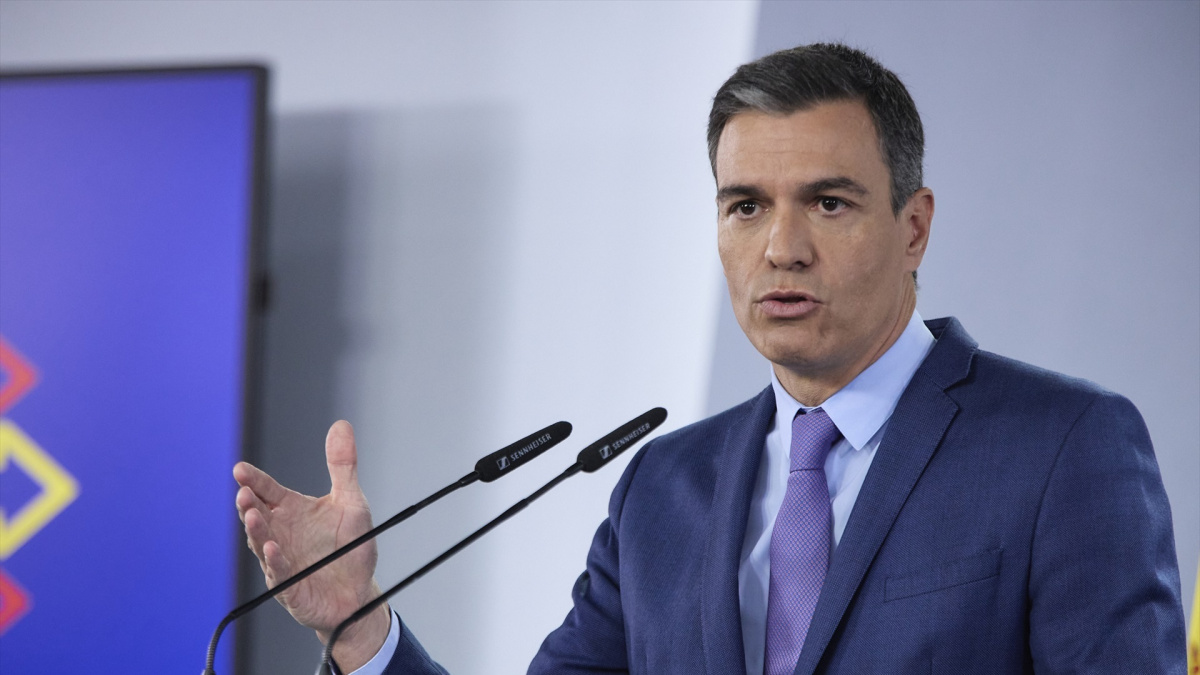 El Govern espanyol aprova el decret anticrisi però ajorna l'impost a ...