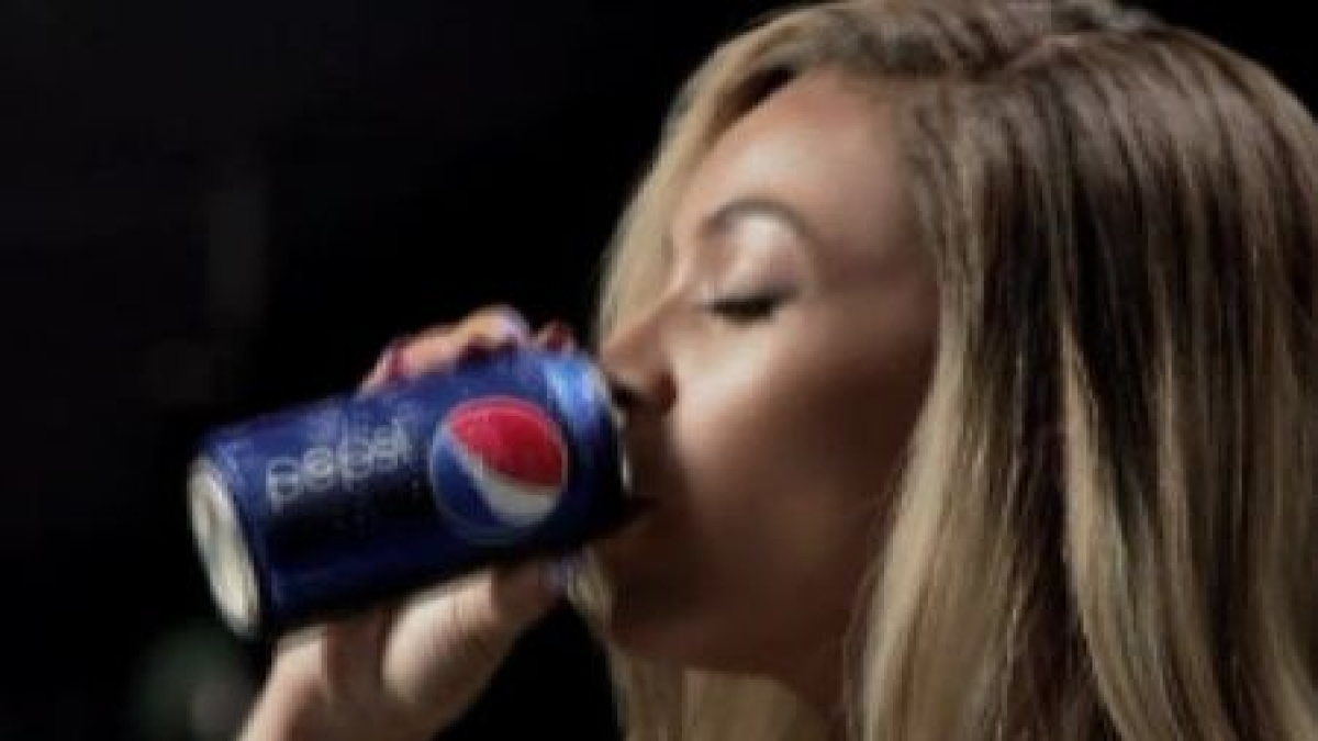 Beyonce vuelve al pasado para Pepsi | Público