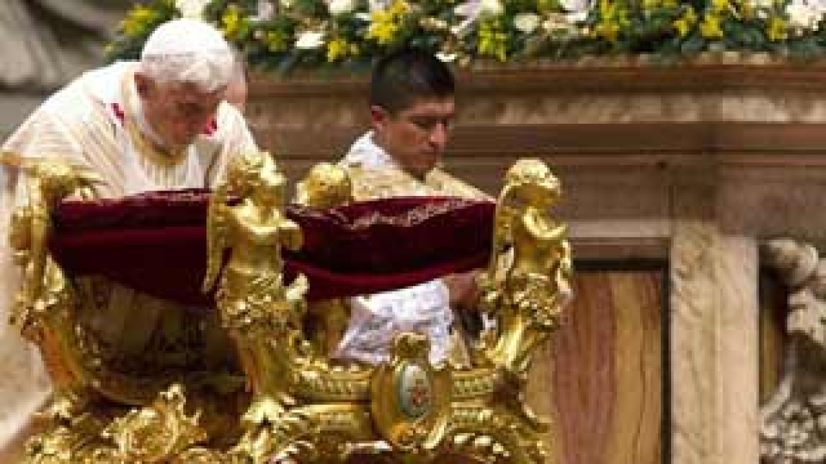 El papa llama a la paz en Oriente Próximo en la Misa del Gallo | Público