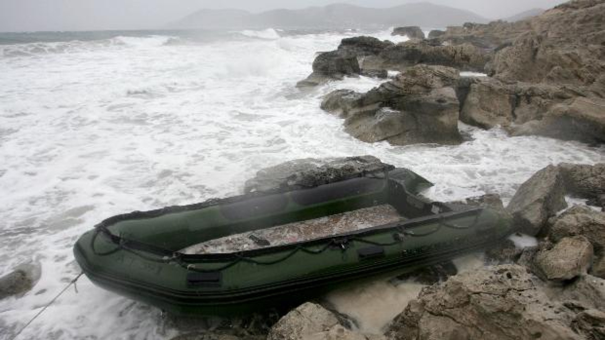 La Guardia Civil busca el barco nodriza que habría transportado a nueve ...