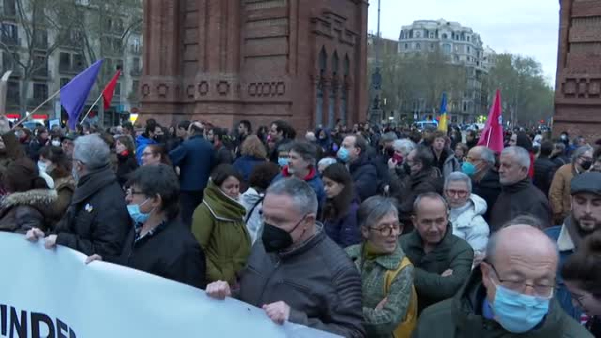 Unas 500 personas salen a la calle en Barcelona contra el 25 por ciento ...
