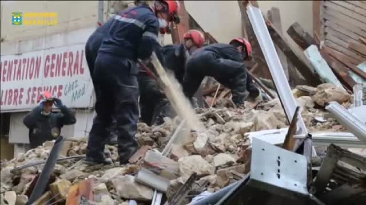 Luto en Marsella por los muertos en el derrumbe de dos edificios | Público