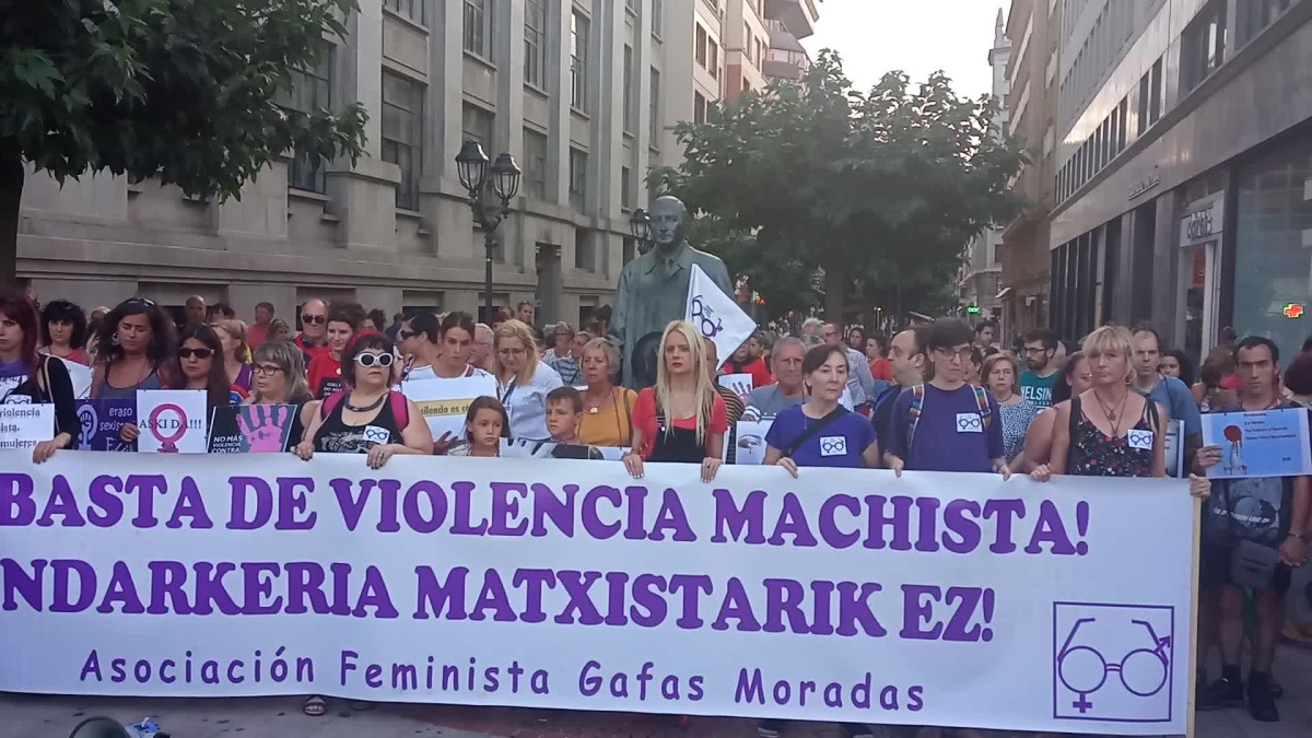 Cientos de personas se concentran en Bilbao contra la violencia ...