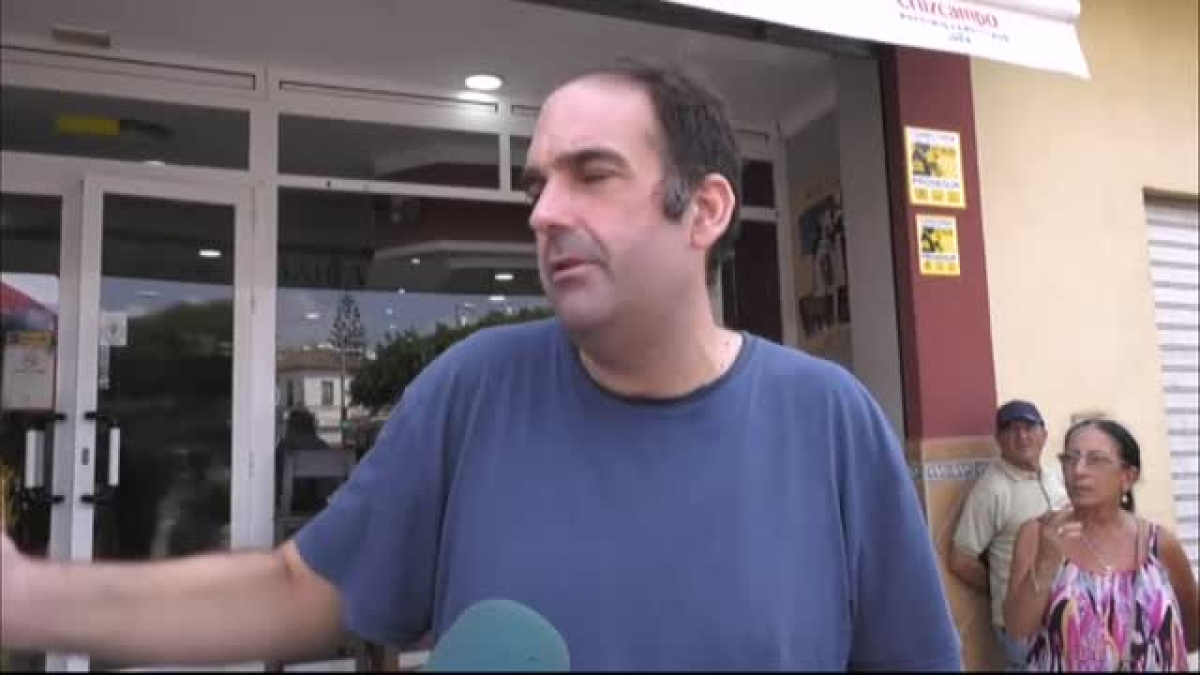 Un hombre mata a tiros a su madre en plena calle | Público