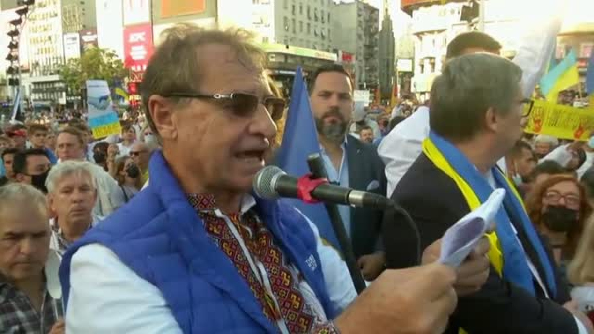 Miles de personas salen a la calle en todo el mundo para mostrar su ...