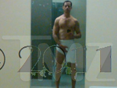 Fotografía publicada en la revista TMZ del congresista demócrata Anthony Weiner en el gimnasio del Congreso de EEUU.