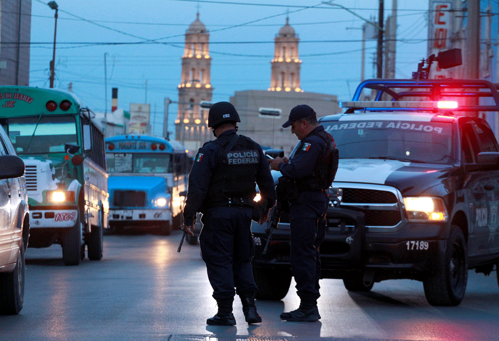 La Policía Federal patrulla las calles de Ciudad Juárez, en México. REUTERS