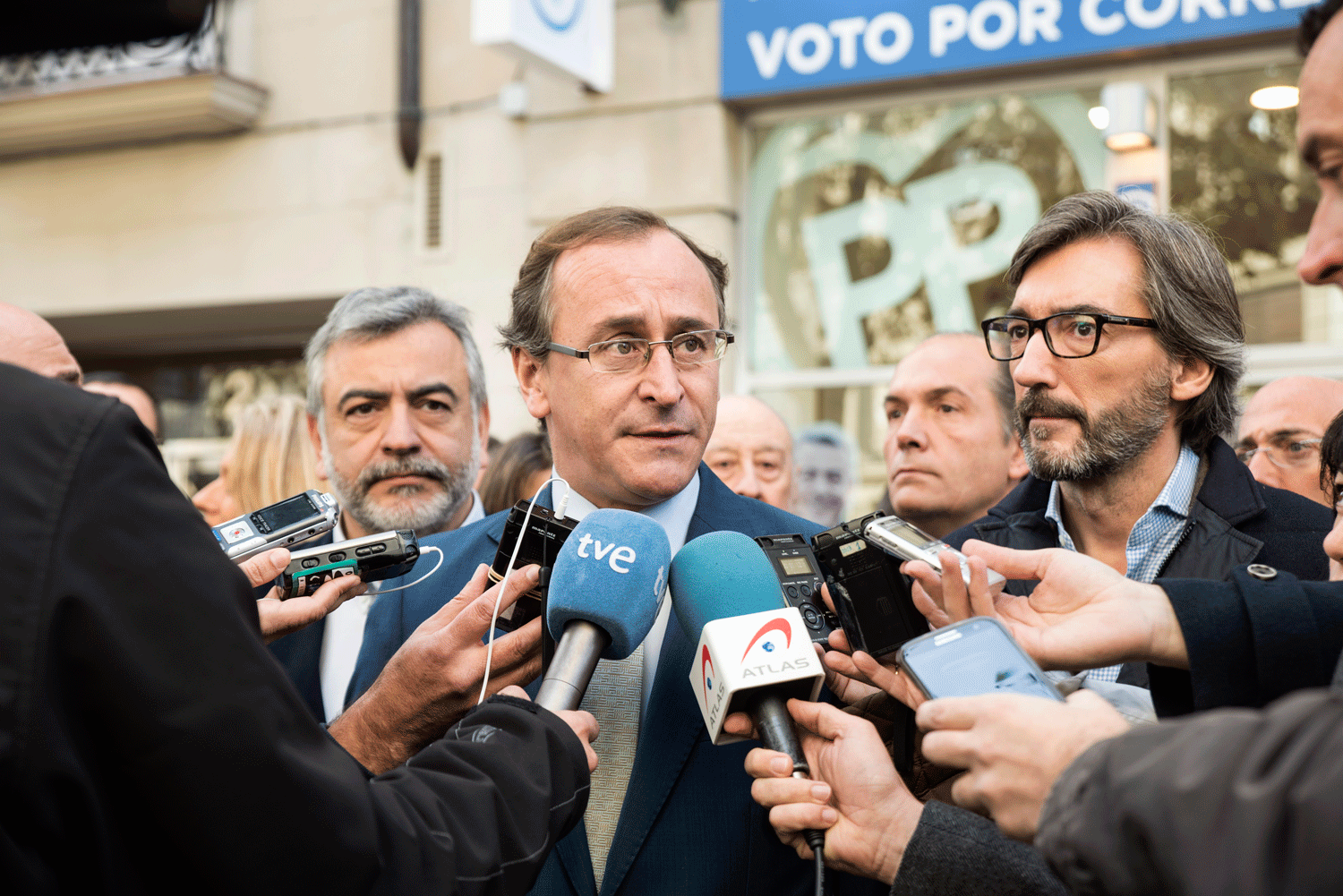 El minsitro de Sanidad, Alfonso Alonso, en una visita a Vitoria la semana pasada. EFE